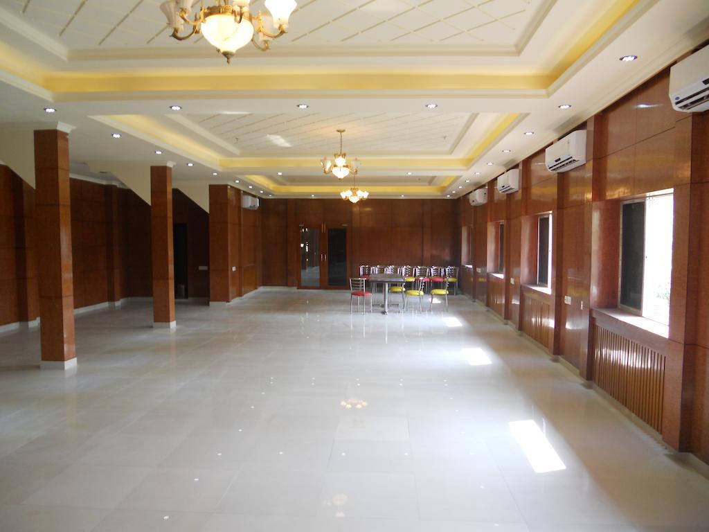 Готель Prayag Aristro Club Колката Екстер'єр фото